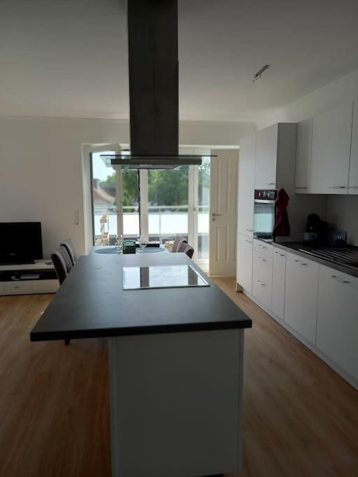 Grosse Moderne Penthouse Mit Dachterrasse *